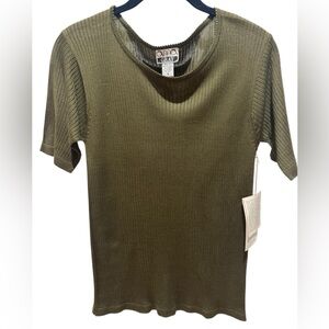 ANNA GRAY Olive Green Short Sleeve Ribbed Silk Sweater/Tee